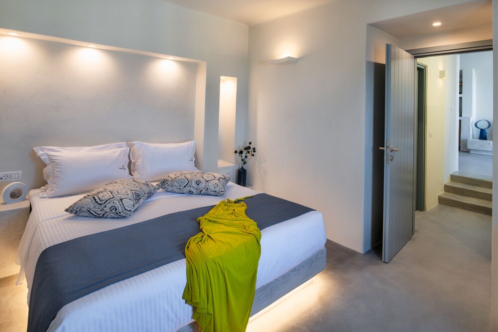 Halcyon Days Suites — Pyrgos — photo 3
