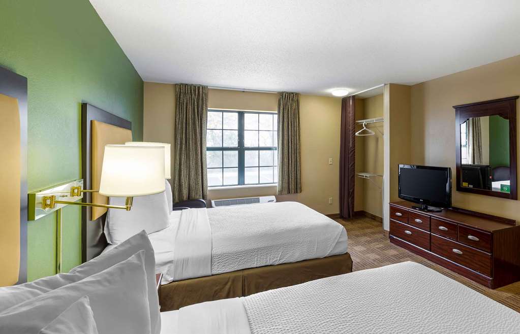 Extended Stay America Select Suites Milwaukee Waukesha - photo 24