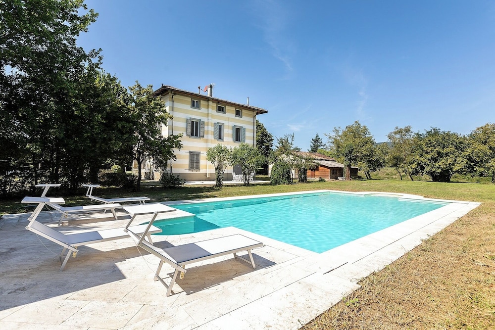 Villa Liberty Mugello Affitti Brevi Italia — 4-Star Luxury Hotel in Scarperia, Italy