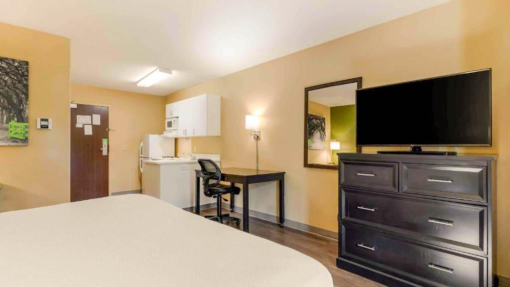 Studio 6 Extended Stay Indianapolis IN North Carmel - photo 9