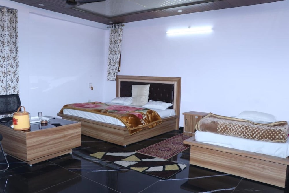 Shri Anand Hotel Berinag — Bageshwar