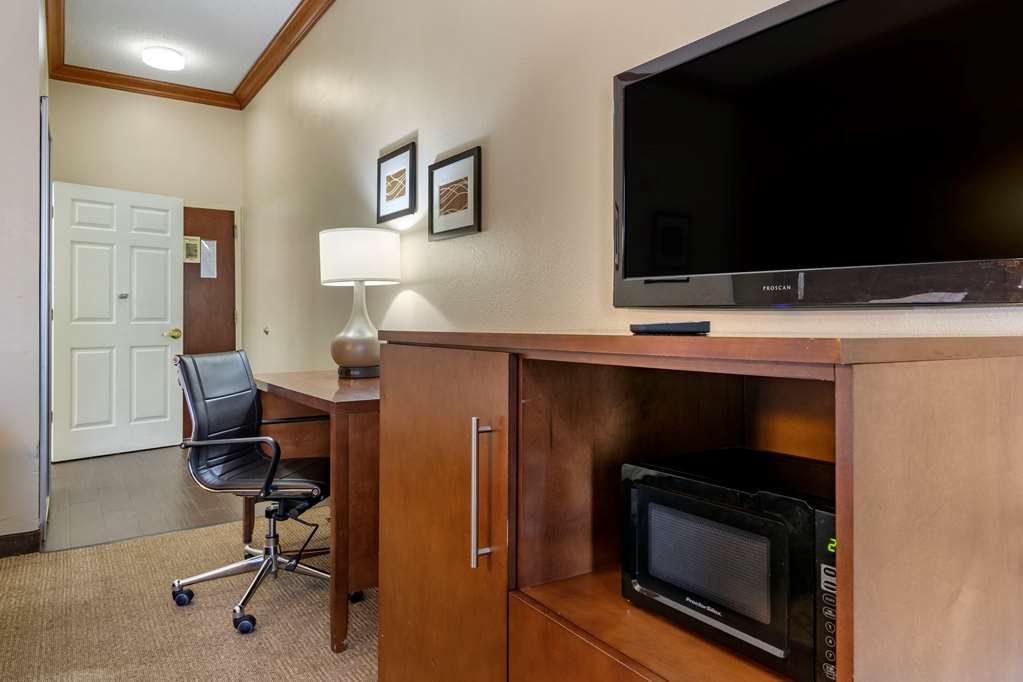 Comfort Inn & Suites Statesboro University Area - photo 11