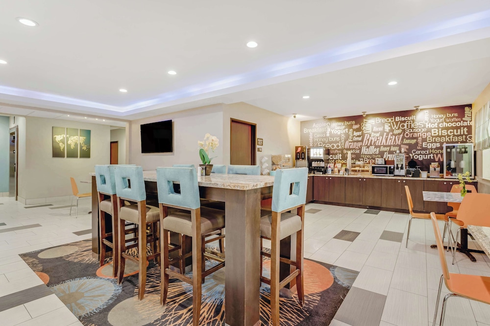 SureStay Plus Hotel by Best Western Owasso Tulsa North - photo 21