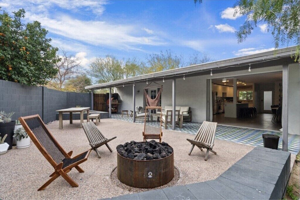 Mid Century Stunner By Homeslice Stays - photo 19
