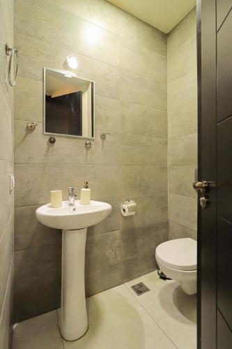 Comfortable 2BR Apt with 3 Balconies by Wehost