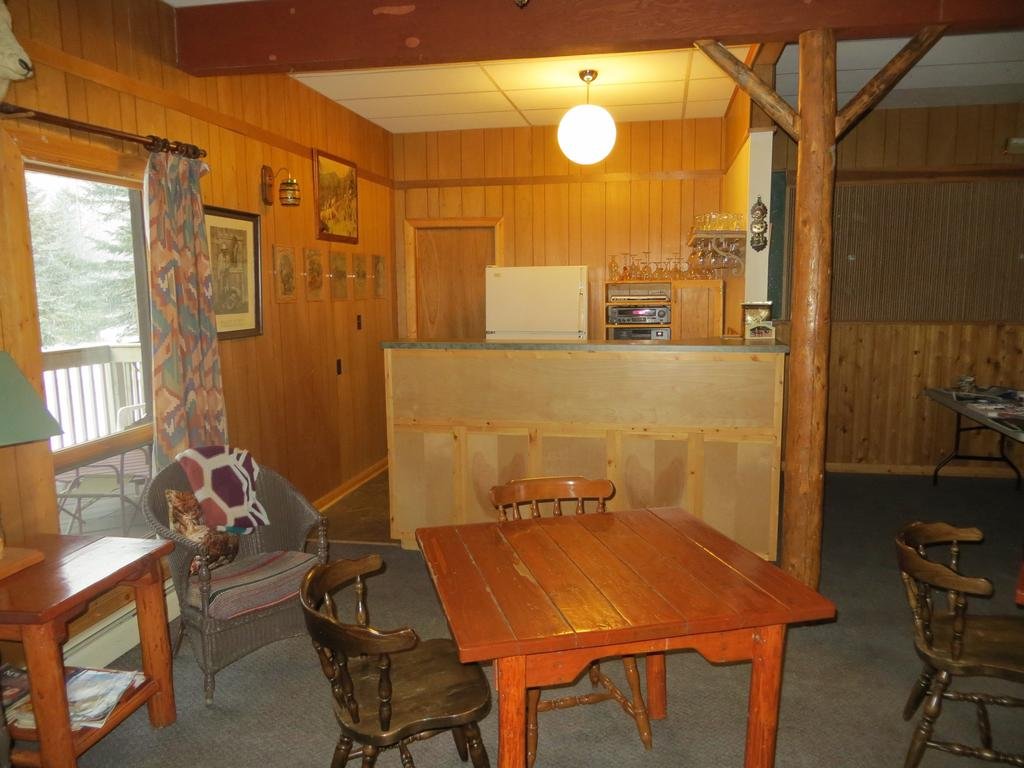 Black Cat Guest Ranch — Hinton — photo 3