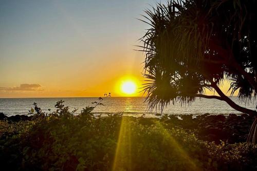 Bargara Coastal Luxe Aircon Outside Pet Sleeps 8 — 4-Star Luxury Hotel in Bargara, Australia