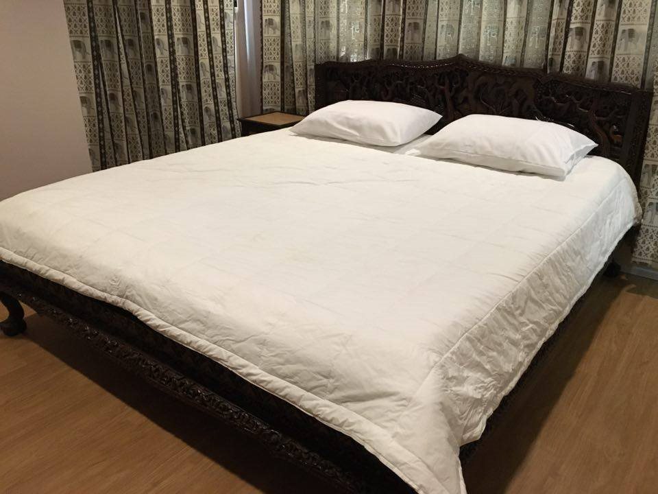 The Grand Palace Hostel