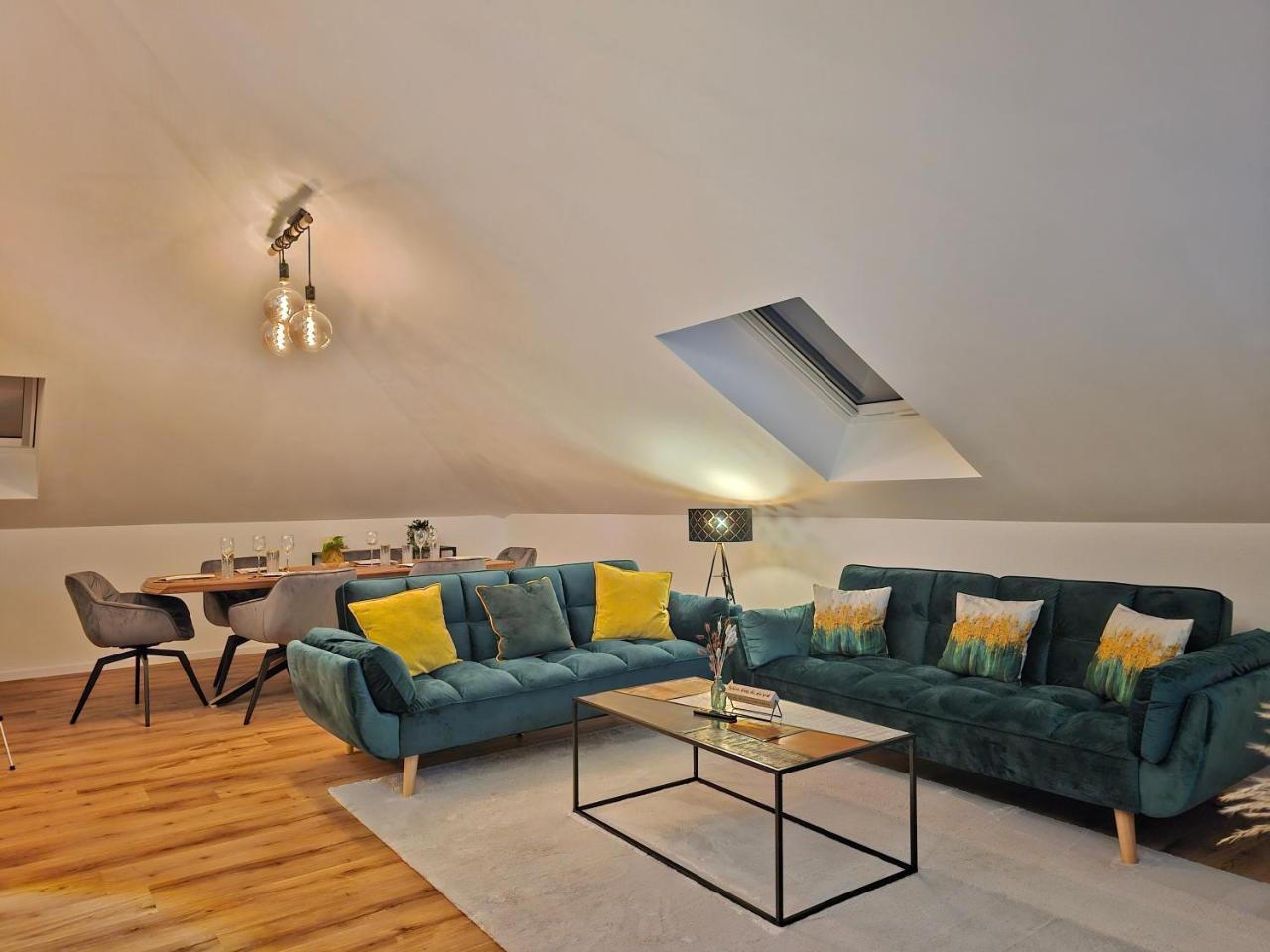 Design Penthouse I 90qm I Europapark 20 min I Boxspring I Nespresso I Parkplatz — 4-Star Luxury Hotel in Lahr, Germany