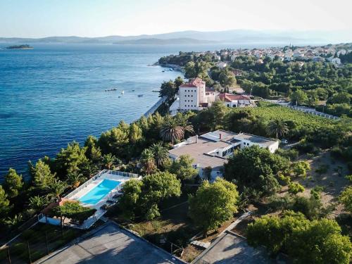 Unforgettable Orebic Retreat 8 Bedrooms Villa Peljesac Majestic Tranquil — 4-Star Luxury Hotel in Orebic, Croatia