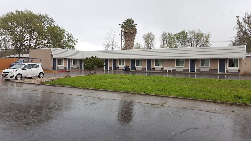 Pacific Motel - photo 42