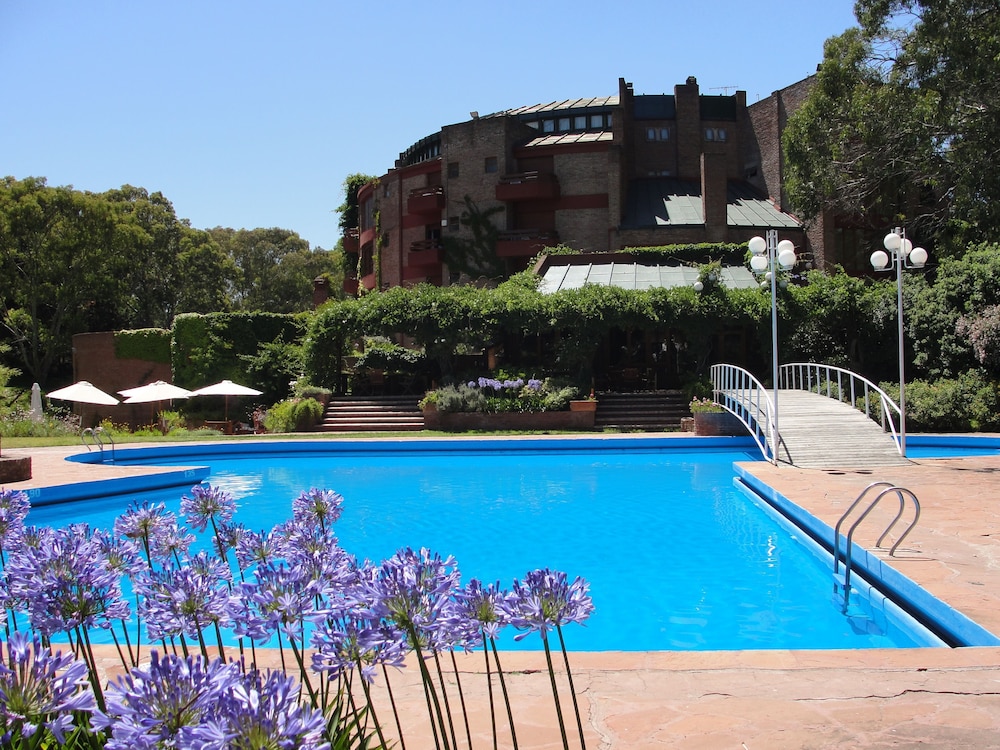 Hotel Del Bosque — hotel in Pinamar