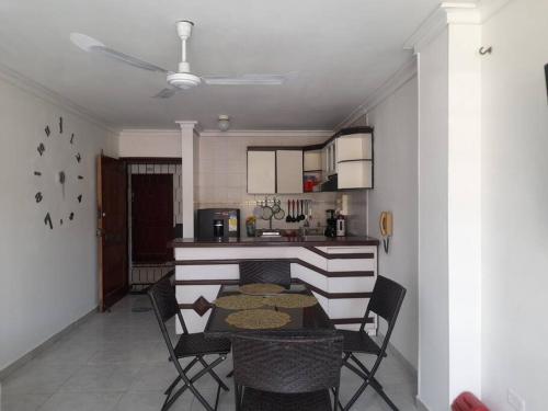 Apto Rodadero 2 habitaciones a 3 cuadras playa — 4-Star Luxury Hotel in Santa Marta, Colombia
