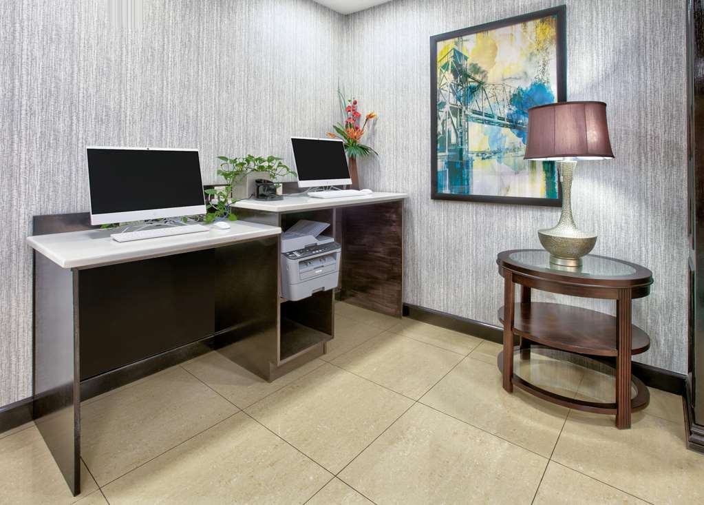 La Quinta Inn & Suites by Wyndham Little Rock Bryant - photo 30