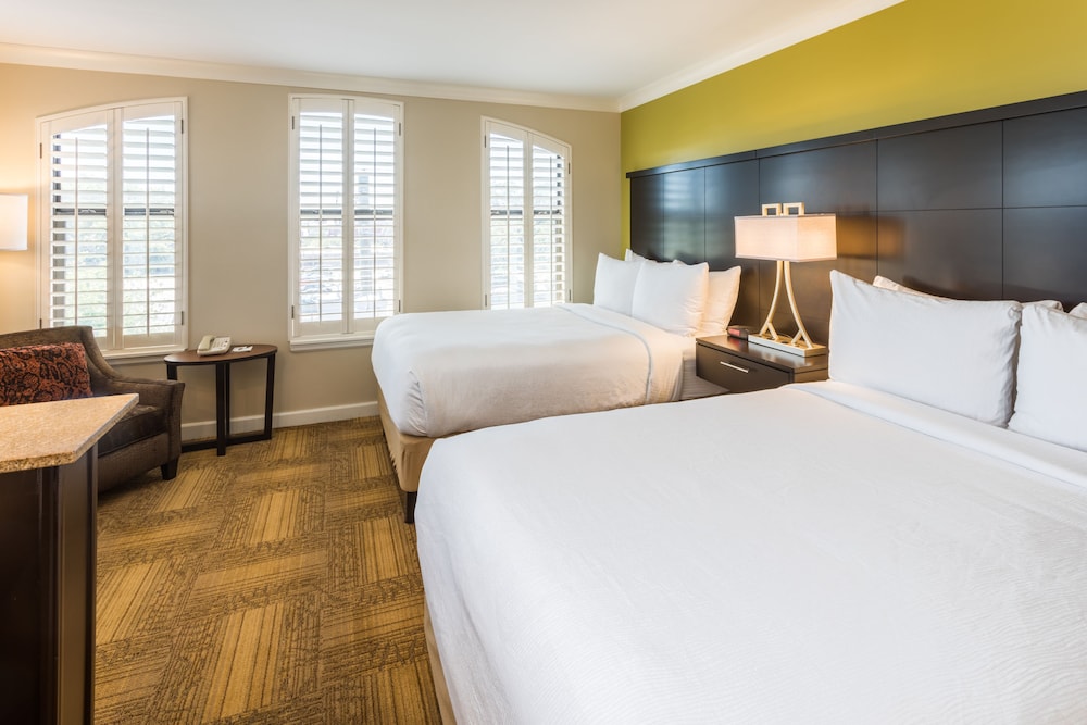 Staybridge Suites Savannah Historic District by IHG - photo 7