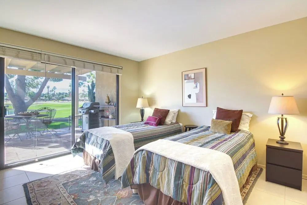 Pet friendly Palm Desert Gem on Golf Course - photo 11