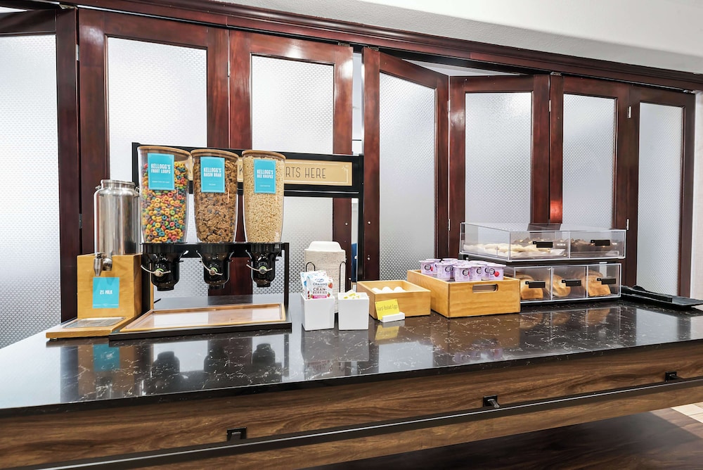 Hampton Inn Seguin - photo 44