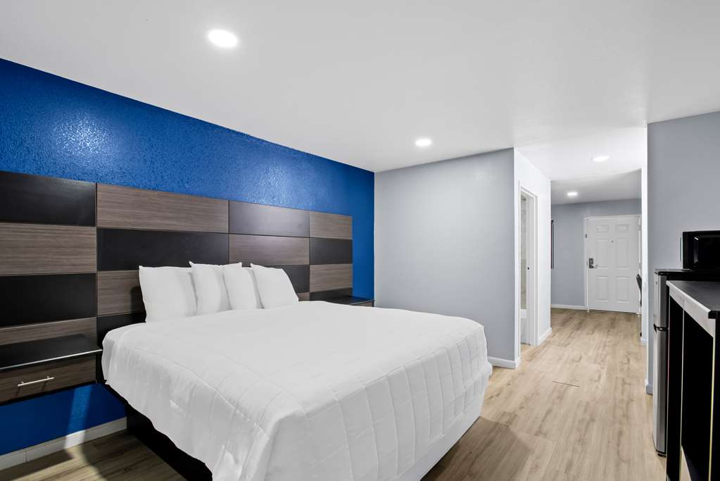 Americas Best Value Inn Gonzales - photo 18