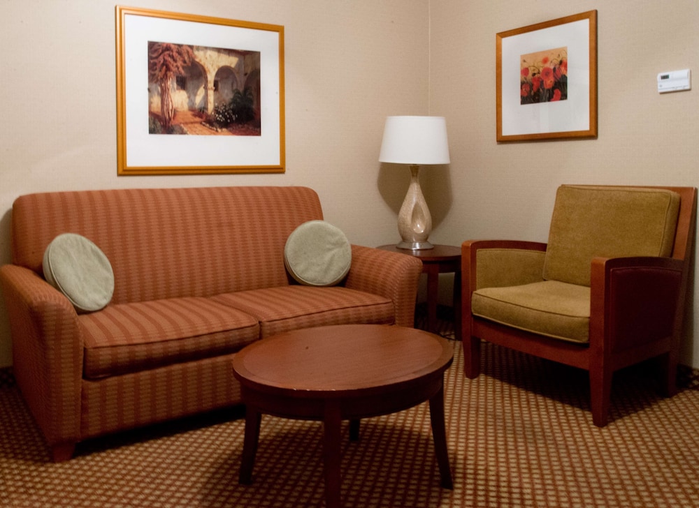 Hilton Garden Inn Laramie - photo 28