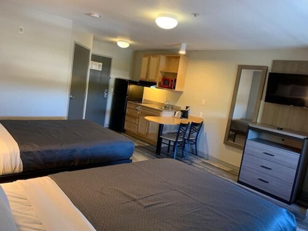 Suburban Studios near Panama City Beach - photo 8