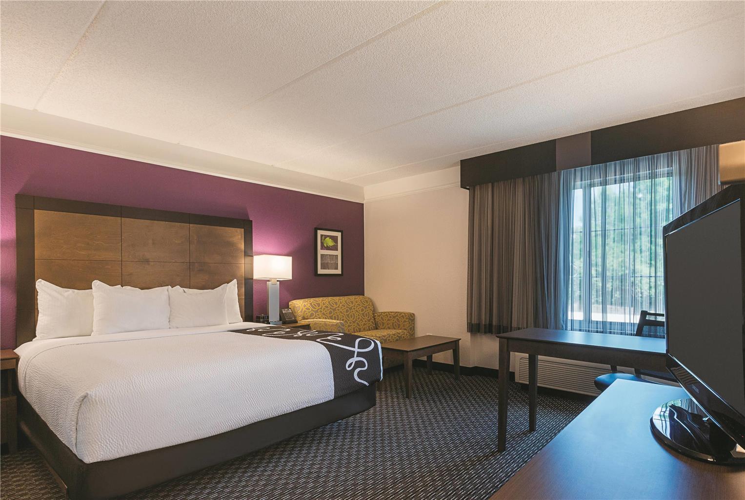 La Quinta Inn & Suites by Wyndham Atlanta Alpharetta - photo 34