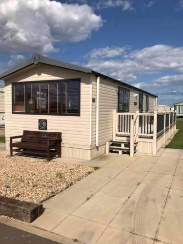 3 bed deluxe Golden Palm ML47 sleeps 8 in Chapel Saint Leonards, United Kingdom