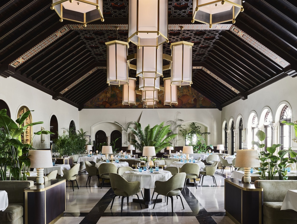 Four Seasons Hotel at The Surf Club - photo 67