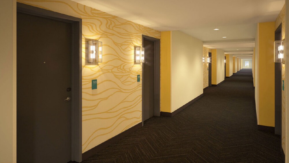 Holiday Inn & Suites Cedar Falls Waterloo Event Ctr by IHG - photo 33