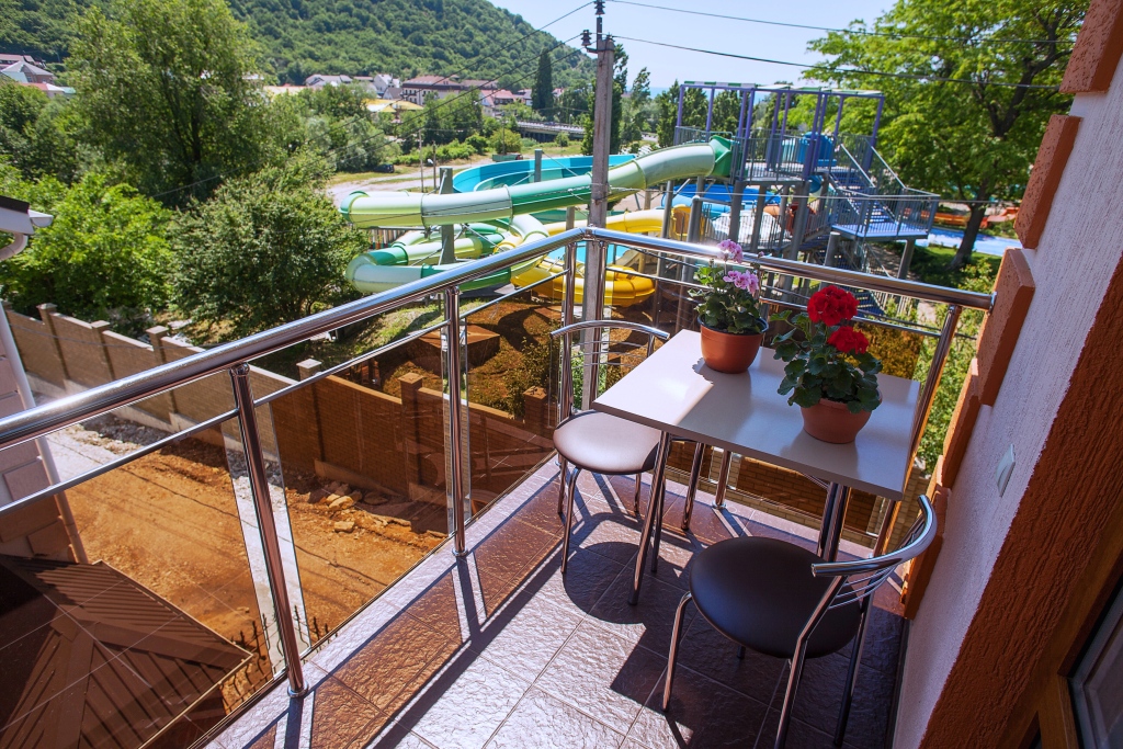 Domik U Reki in Arkhipo-Osipovka, Russia