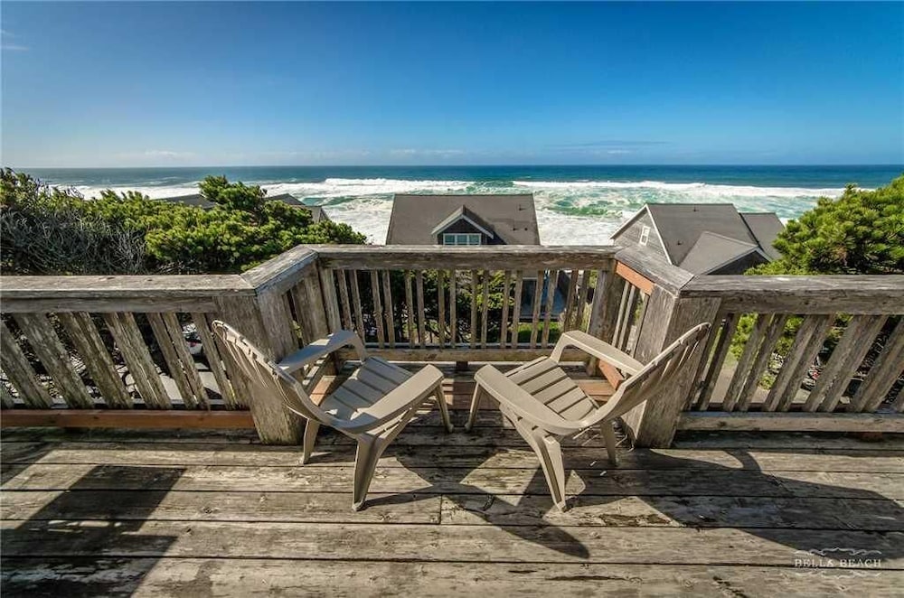 Cloud Nine - carbon neutral hotel in Depoe Bay