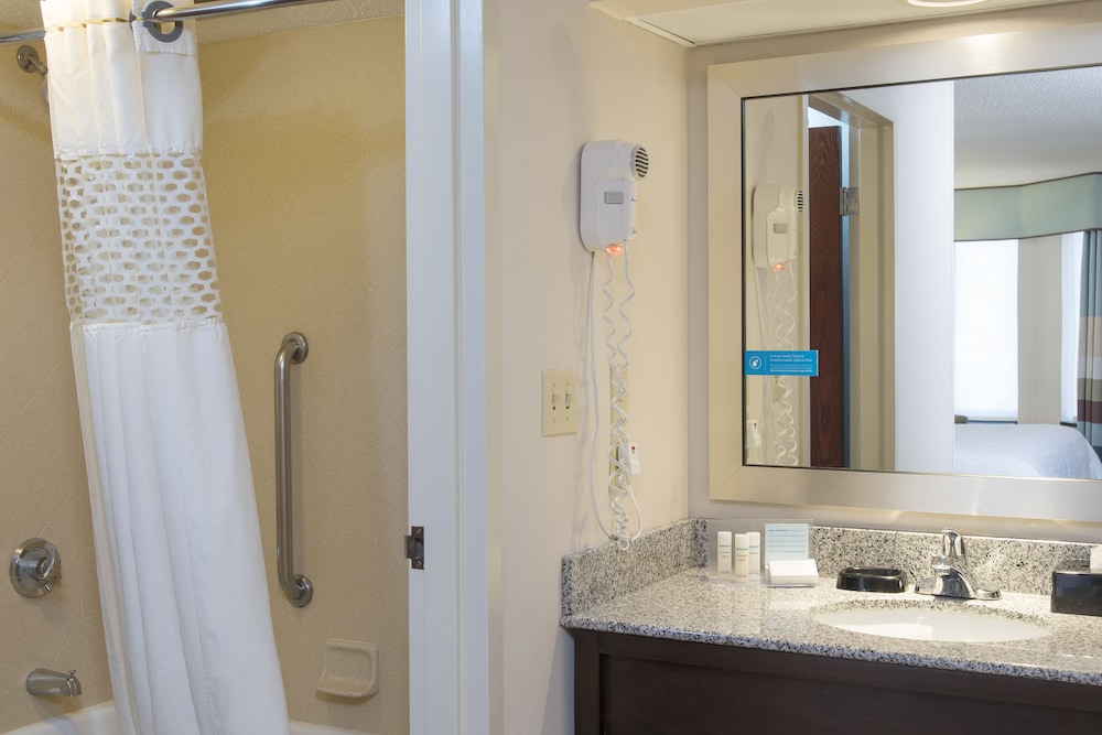 Hampton Inn and Suites Kokomo - photo 31