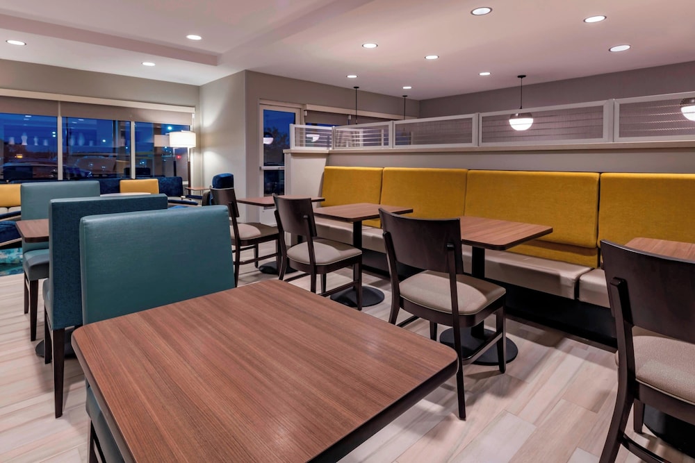 TownePlace Suites by Marriott Leavenworth - photo 23