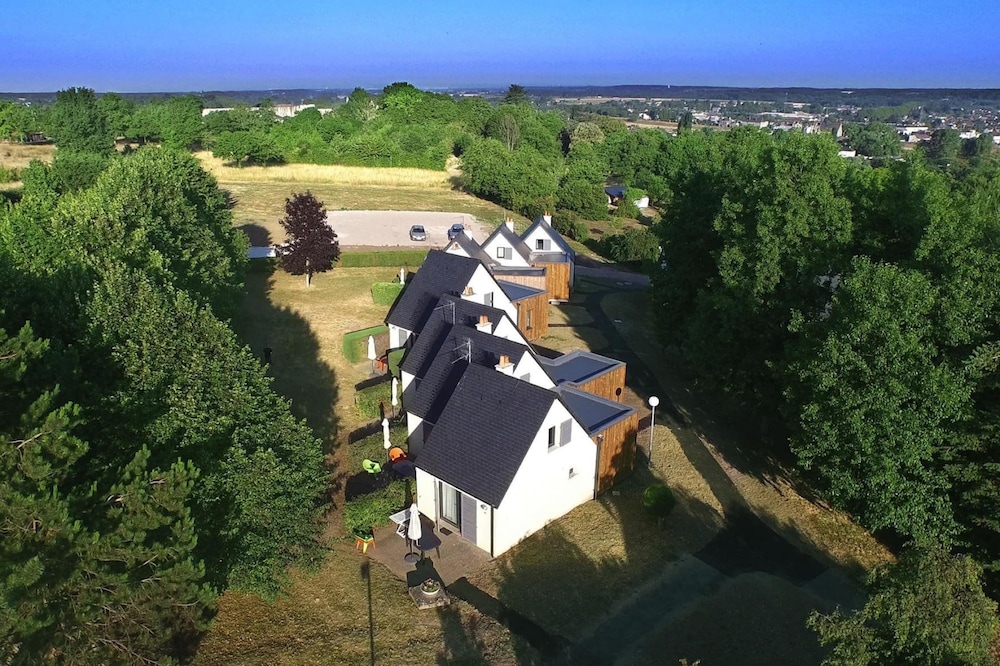 Resort Amboise Les Chateaux De La Loire Accommodation For 8 Pers — Amboise