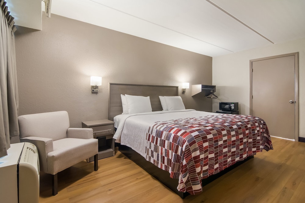 Red Roof Inn Durham Triangle Park - photo 10