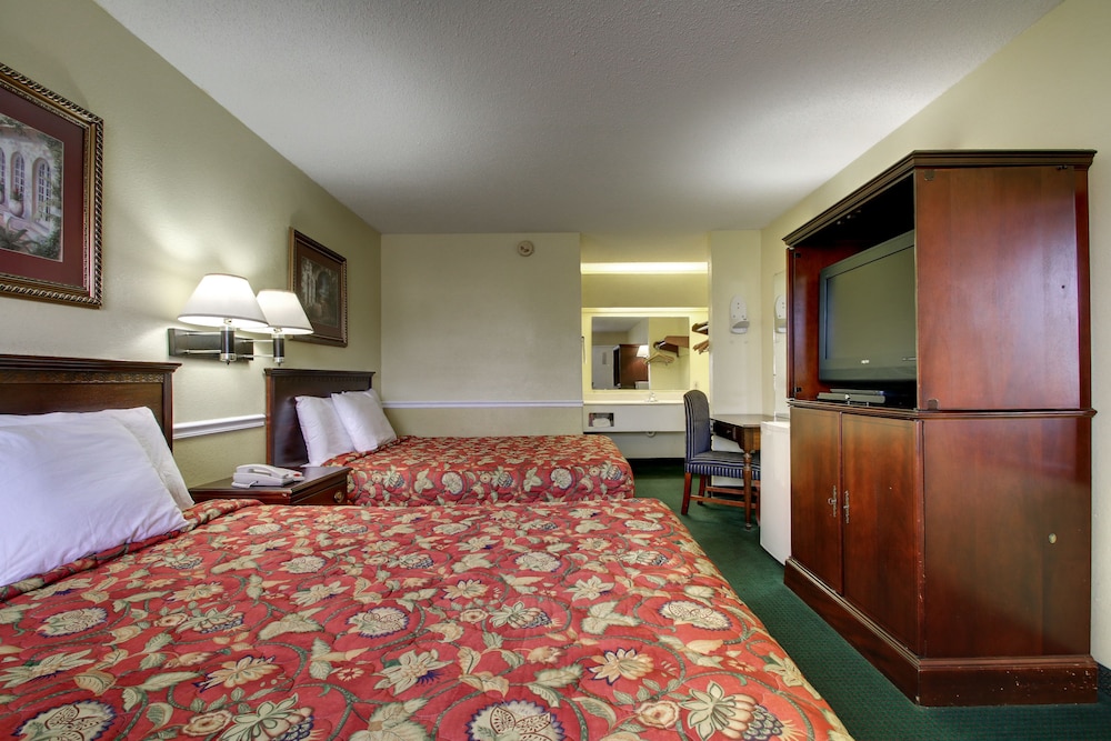 Key West Inn Montgomery - photo 13