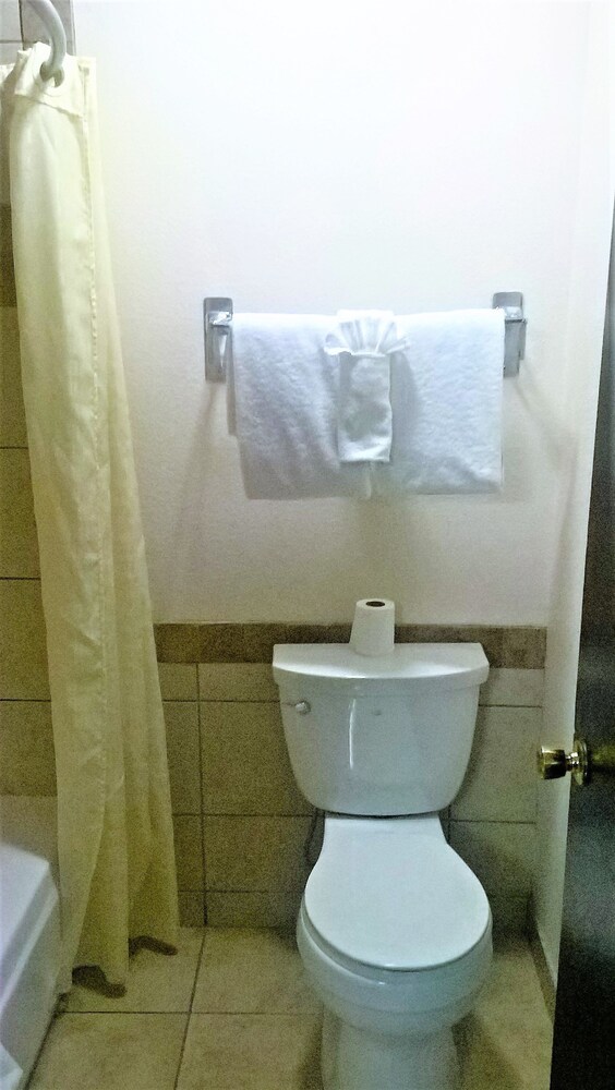 Banfield Value Inn - photo 24