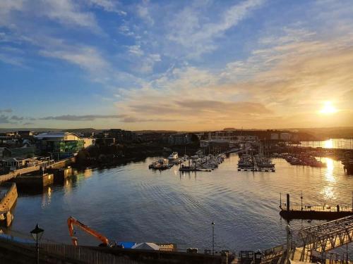 Apartment with a view perfect for breaks and WFH — 4-Star Luxury Hotel in Plymouth, United Kingdom