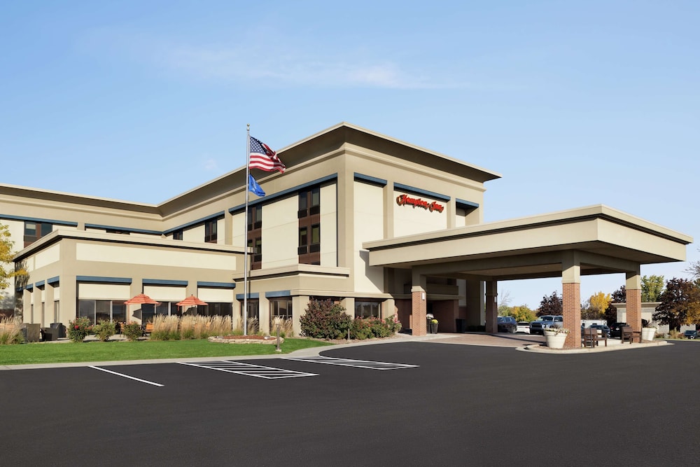 Hampton Inn Milwaukee Brookfield - featured photo