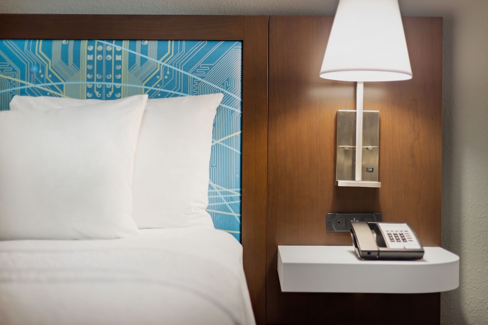 Hampton Inn & Suites Orlando Intl Dr N - photo 11