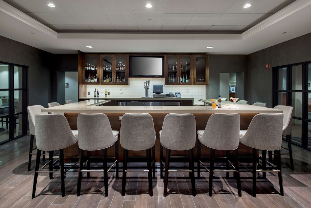 Hampton Inn Boston Logan Airport - photo 23
