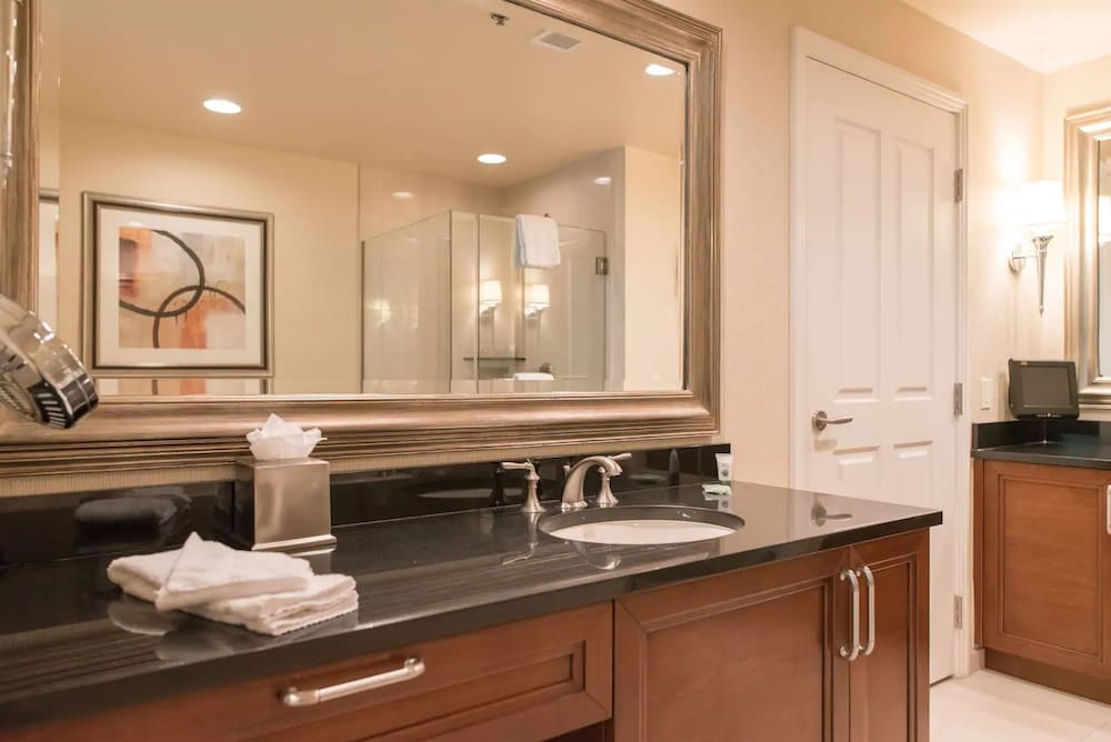 True 1BR Strip View at MGM Signature - photo 41