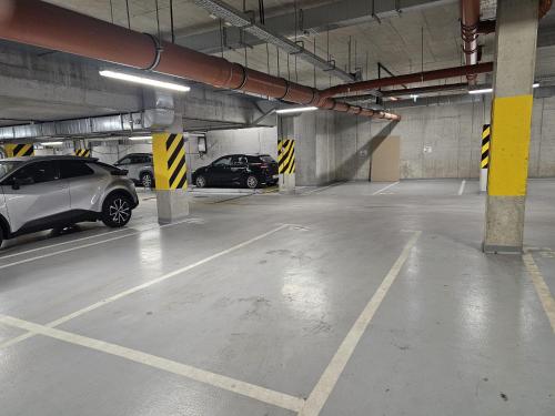Urban Apartments Premium Opolska 10 No 77B Free Garage Self Check In — 4-Star Luxury Hotel in Katowice, Poland