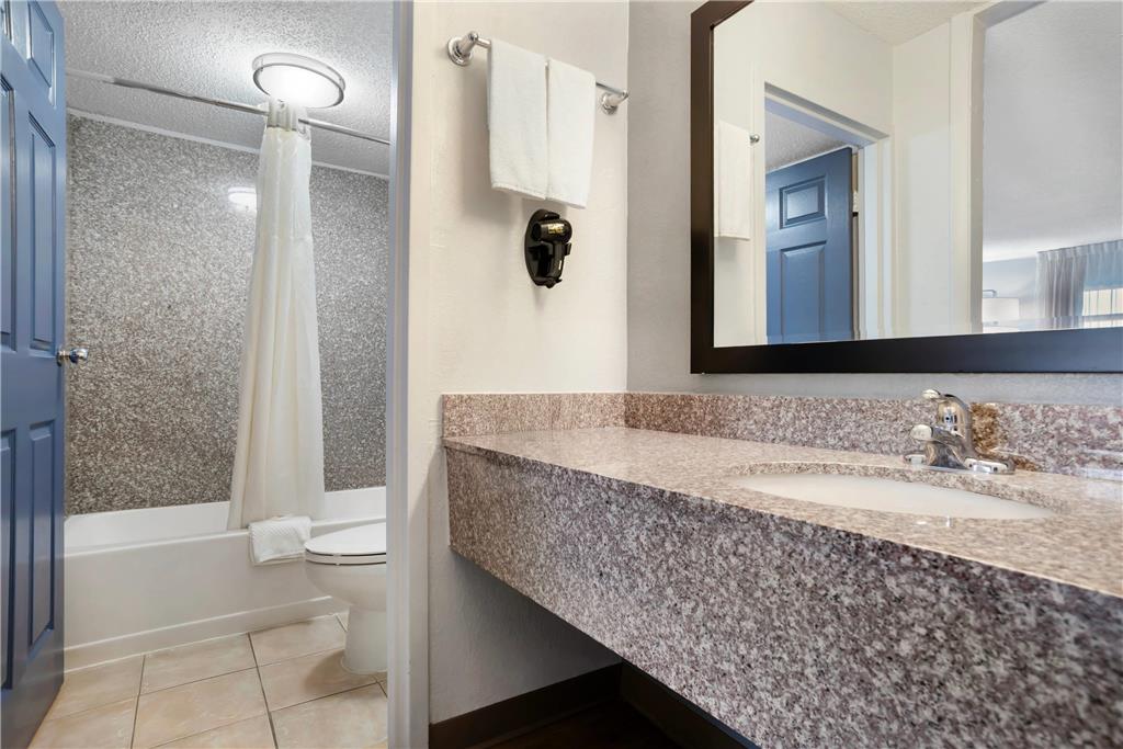 Quality Inn & Suites near Lake Eufaula - photo 18