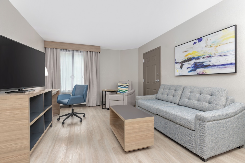 Candlewood Suites Houston by IHG - photo 12