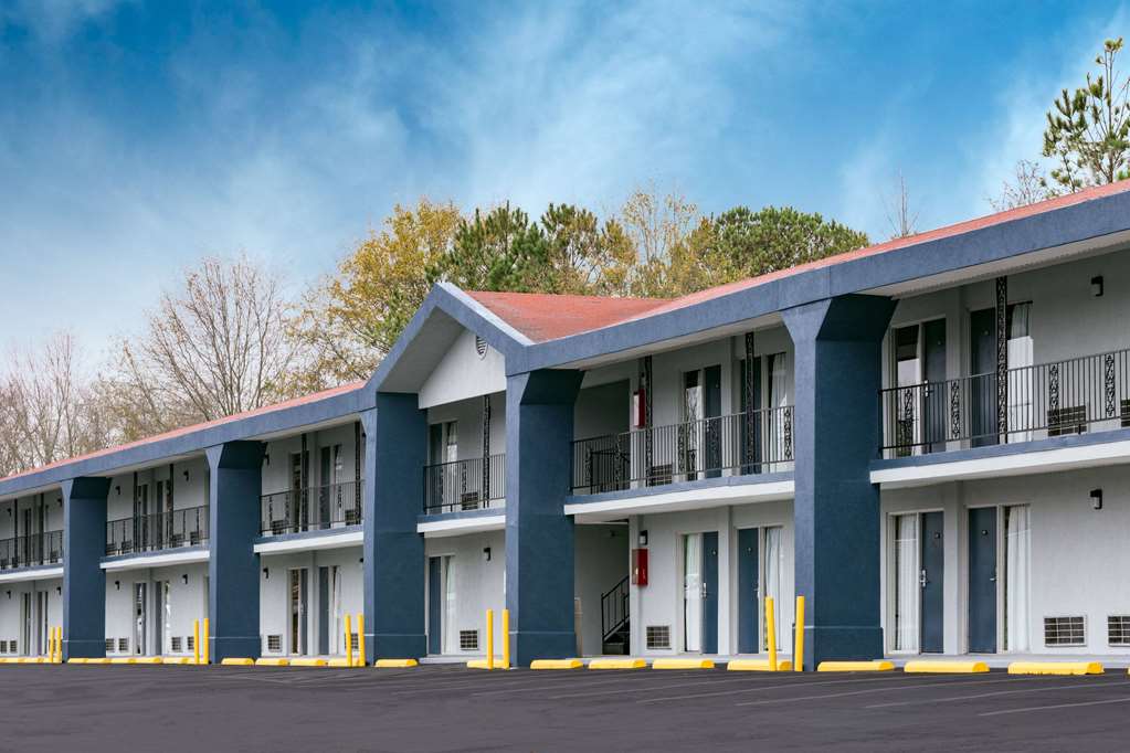 Super 8 by Wyndham Locust Grove - featured photo