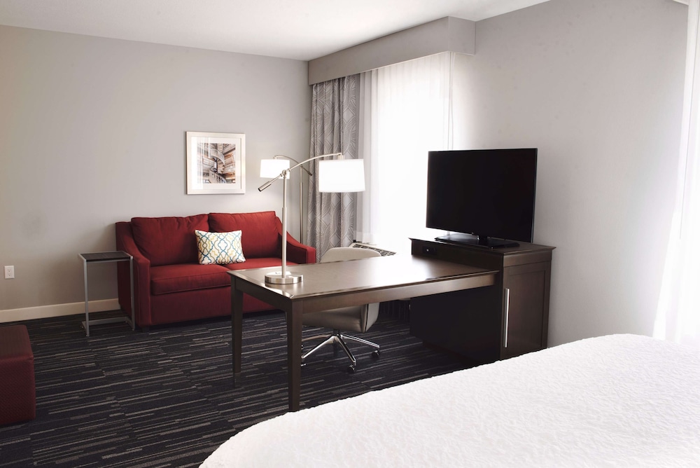 Hampton Inn & Suites Des Moines Urbandale - photo 10