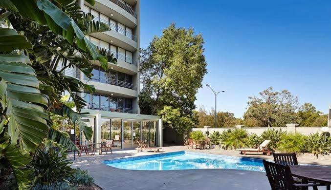 Queens Chateau - carbon neutral hotel in Melbourne