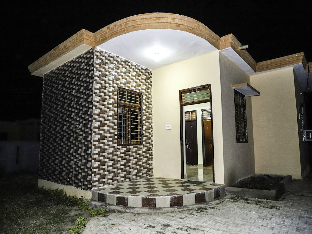 OYO 23367 Farmsgreen Resort and Restaurant in Orchha, India