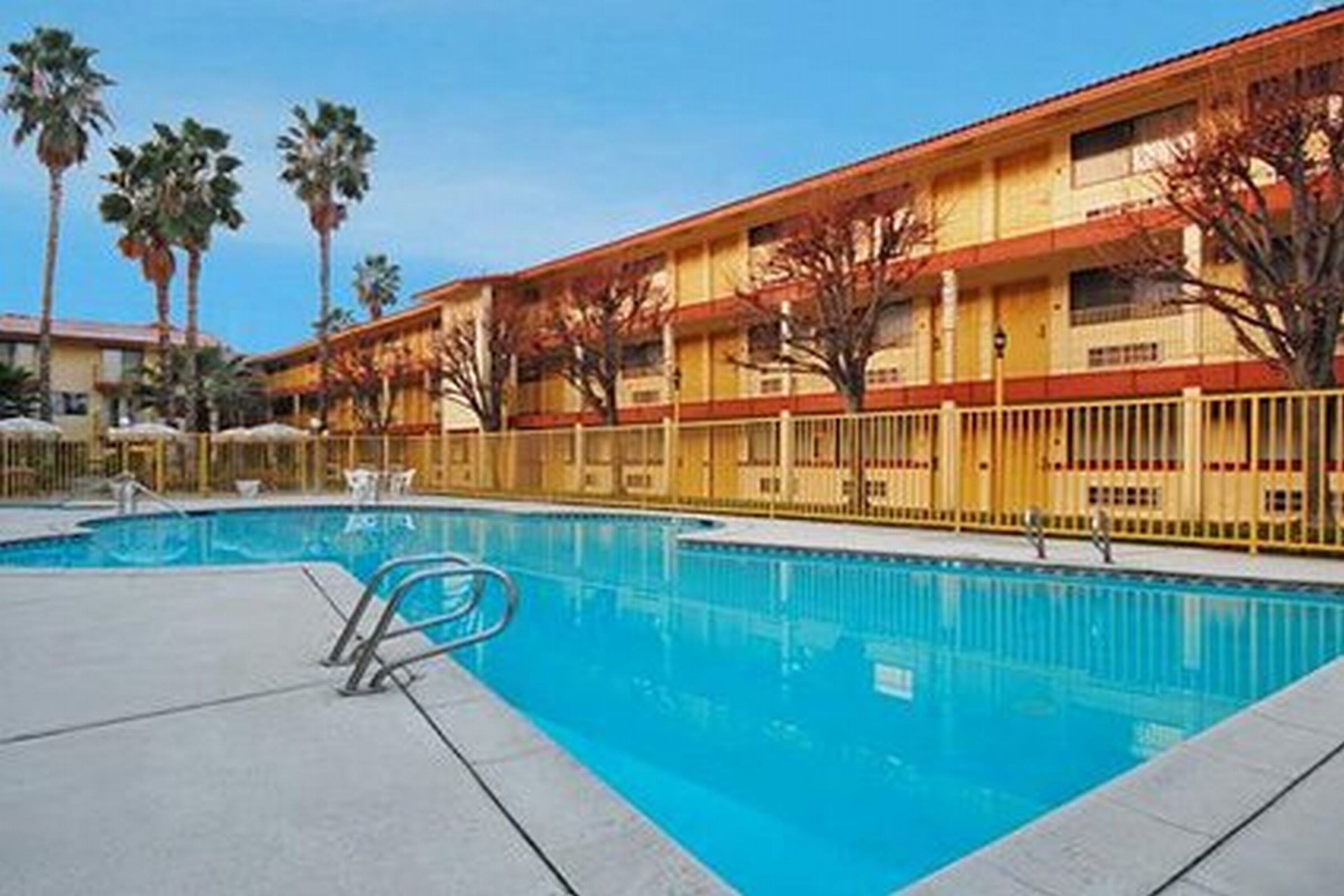 Quality Inn & Suites Bakersfield - photo 23