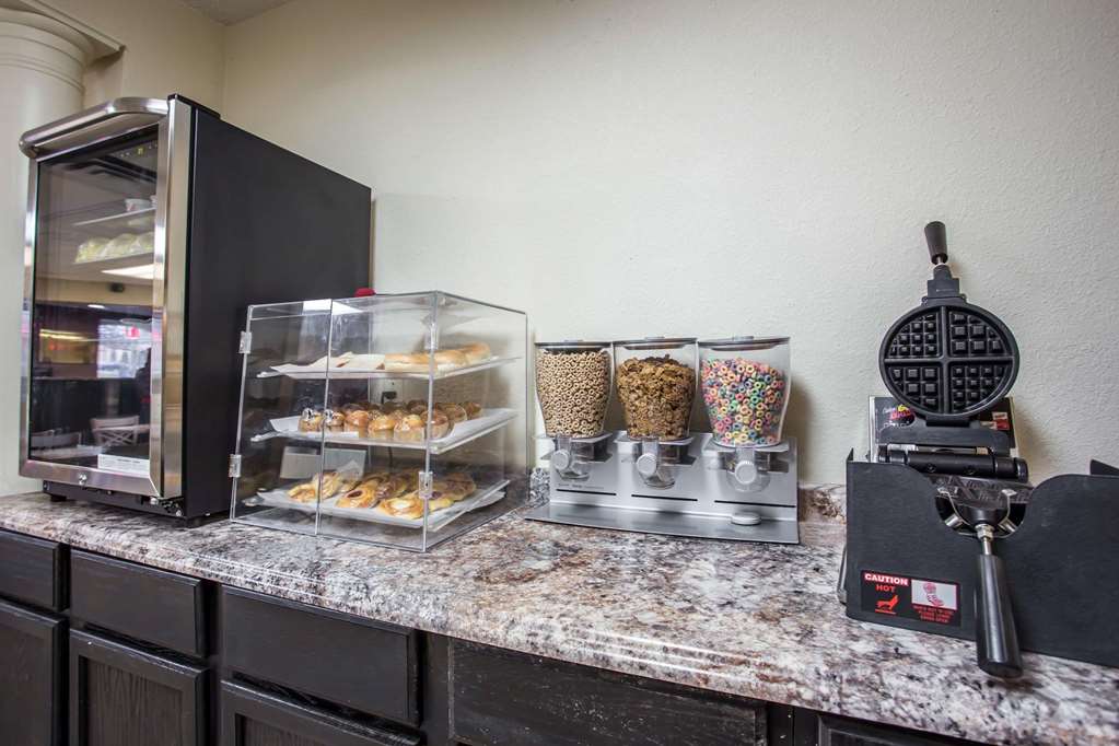 Econo Lodge Salisbury South - photo 45